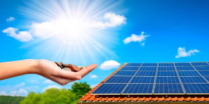 Quem tem energia solar paga a conta de luz